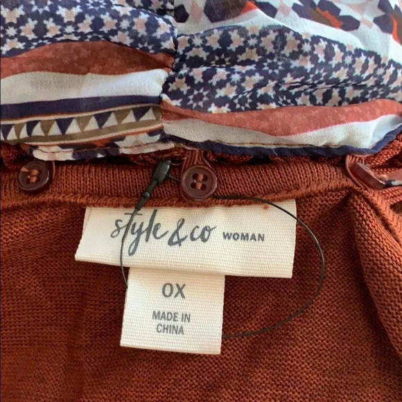 Style
& co Retro Romance top/detachable scarf top - Picture 7 of 8